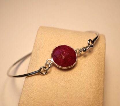 Boho - Silver ring bracelet and raspberry gemstone