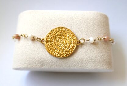 Chic for fall - Bracelet with medallion